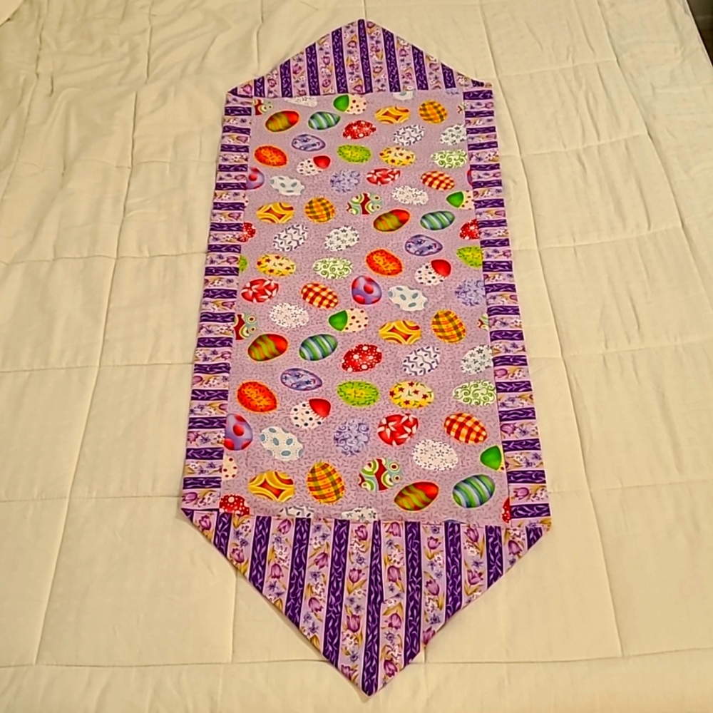 Doublesided Easter Table Runner
